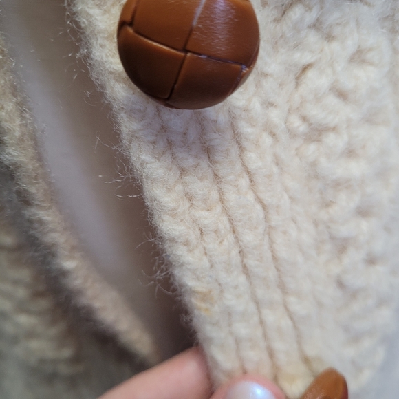 Vintage cream off-white cozy handmade wool cableknit cardigan buttondown sweater - Picture 9 of 9